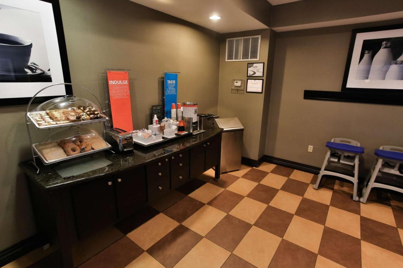 Hampton Inn&Suites Middlebury Bagian luar foto